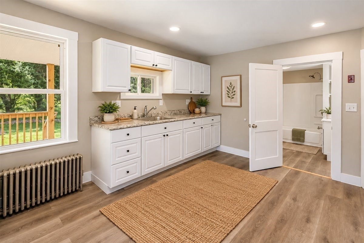 373 Highland St, Northbridge, MA Photo #12