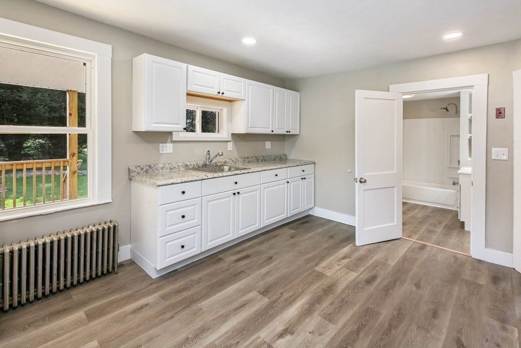 373 Highland St, Northbridge, MA Photo #11