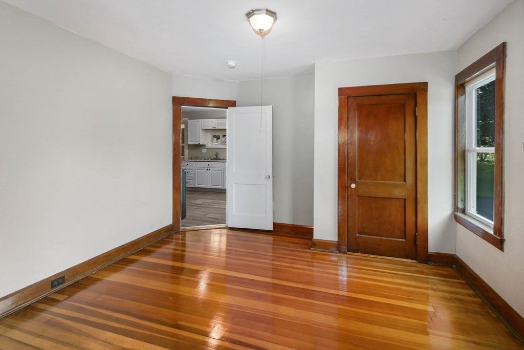 373 Highland St, Northbridge, MA Photo #9
