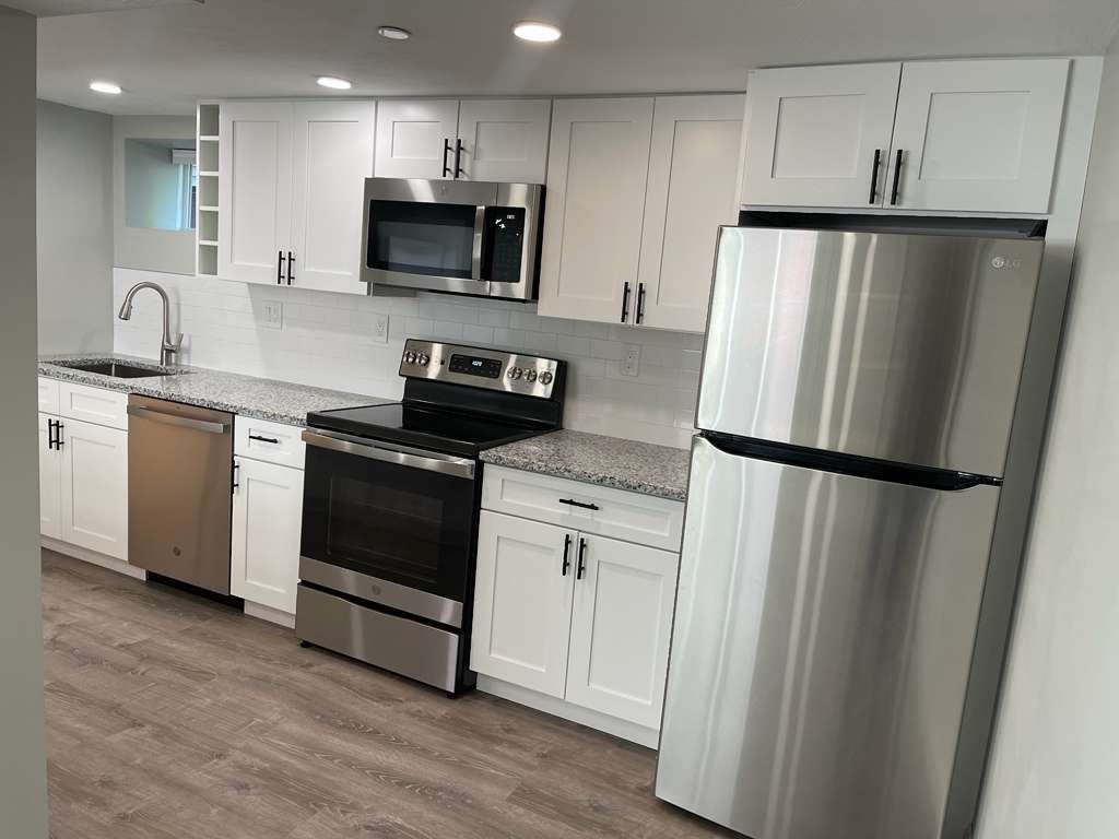 33 Jackson Ave 1R