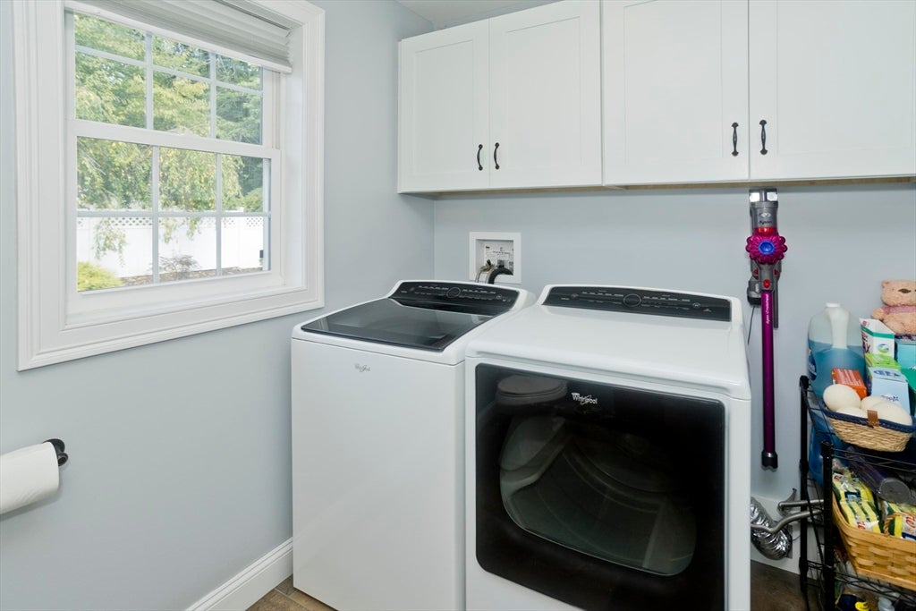 15 Lombard Ave, East Longmeadow, MA Photo #20