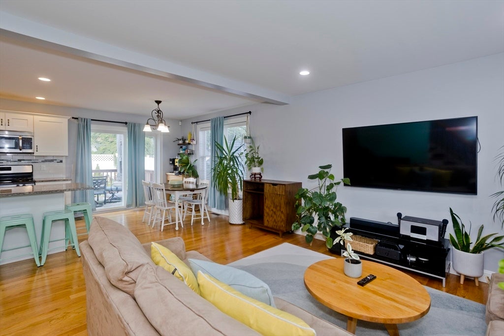 15 Lombard Ave, East Longmeadow, MA Photo #9