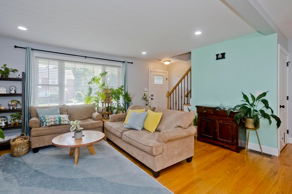 15 Lombard Ave, East Longmeadow, MA Photo #7