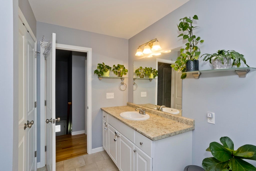 15 Lombard Ave, East Longmeadow, MA Photo #29