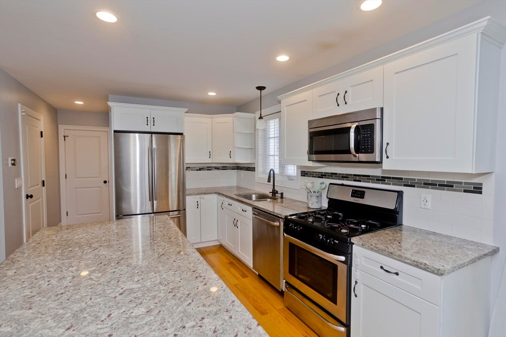 15 Lombard Ave, East Longmeadow, MA Photo #17
