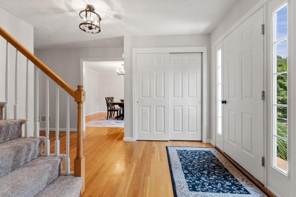 7 Evergreen Ln, Sturbridge, MA Photo #6