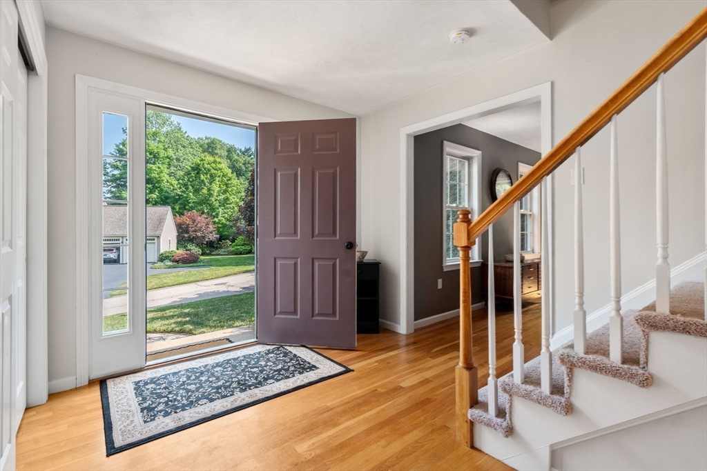 7 Evergreen Ln