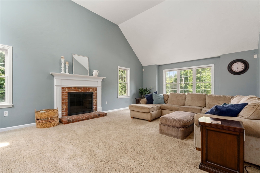 7 Evergreen Ln, Sturbridge, MA Photo #13