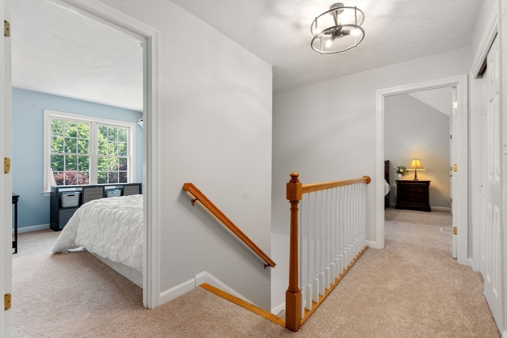 7 Evergreen Ln, Sturbridge, MA Photo #16
