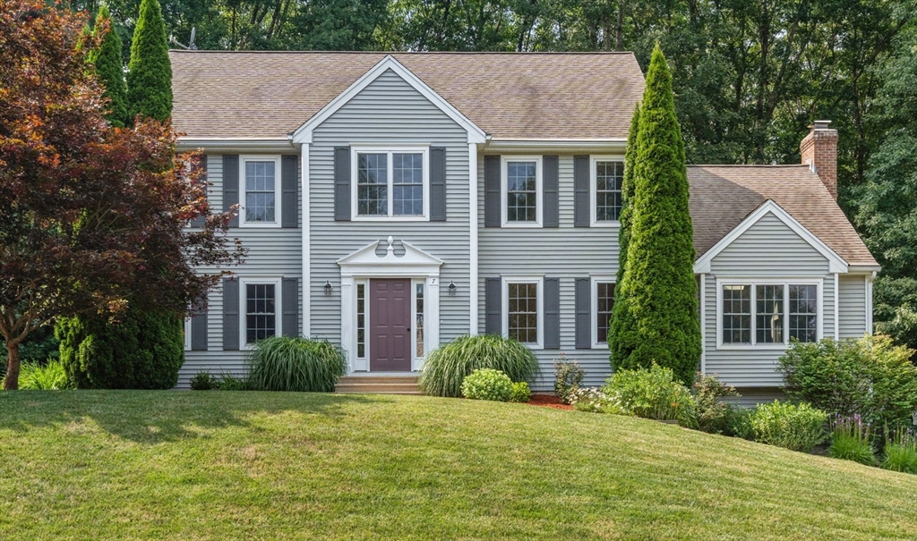 7 Evergreen Ln, Sturbridge, MA Photo #1