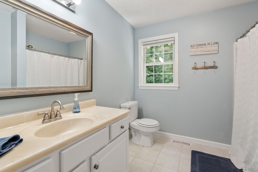7 Evergreen Ln, Sturbridge, MA Photo #20