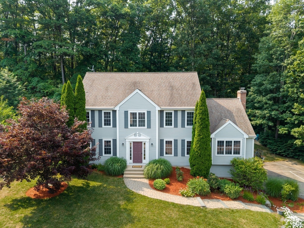7 Evergreen Ln