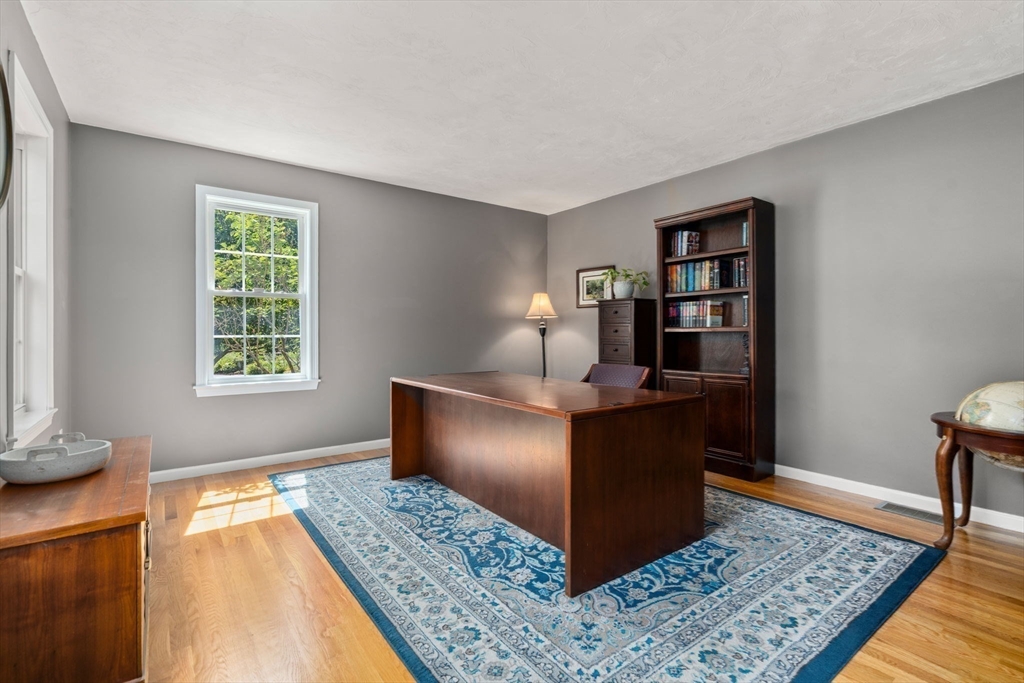 7 Evergreen Ln, Sturbridge, MA Photo #7