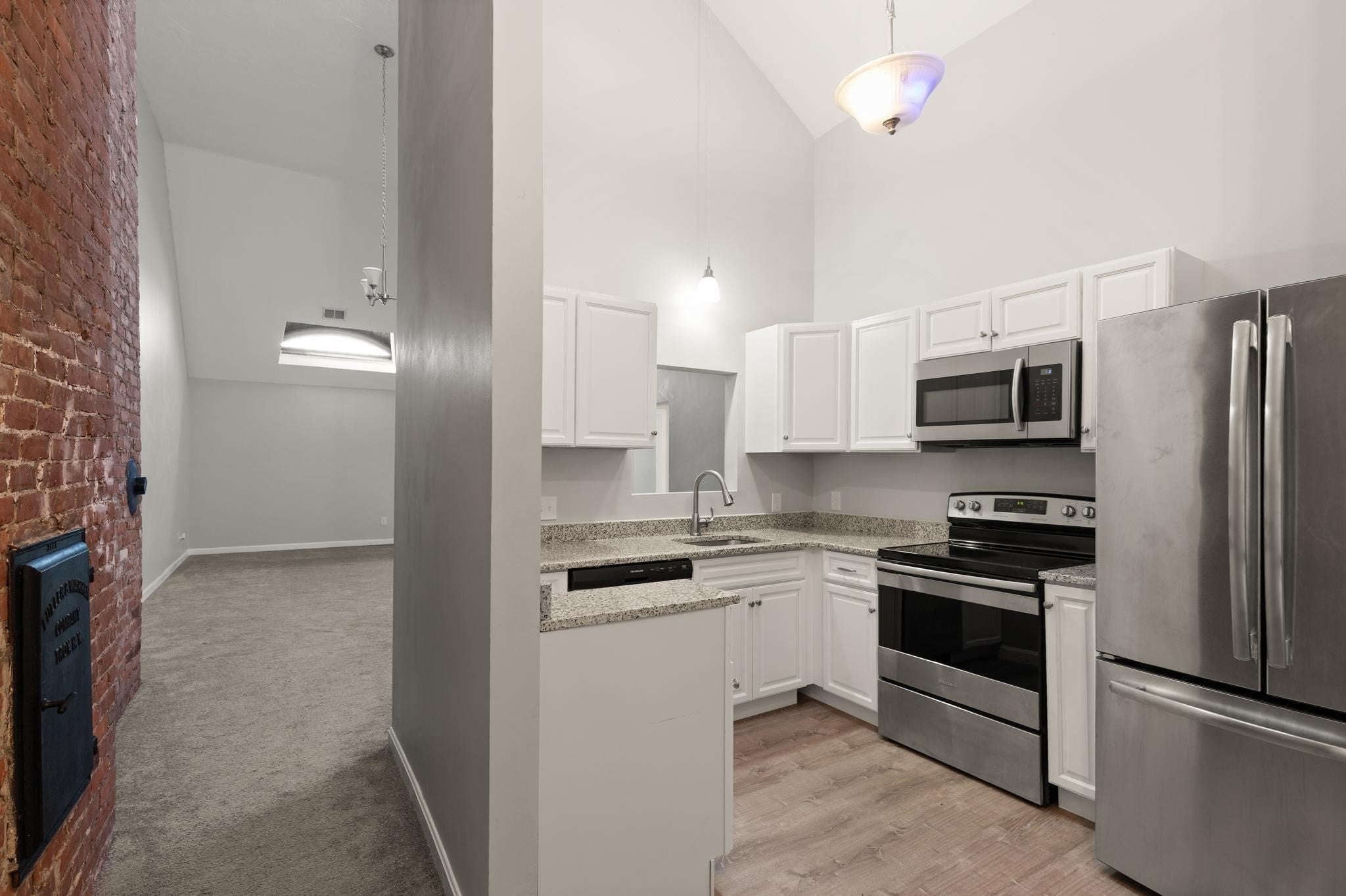 Photo of 31 Elizabeth St, Worcester, MA