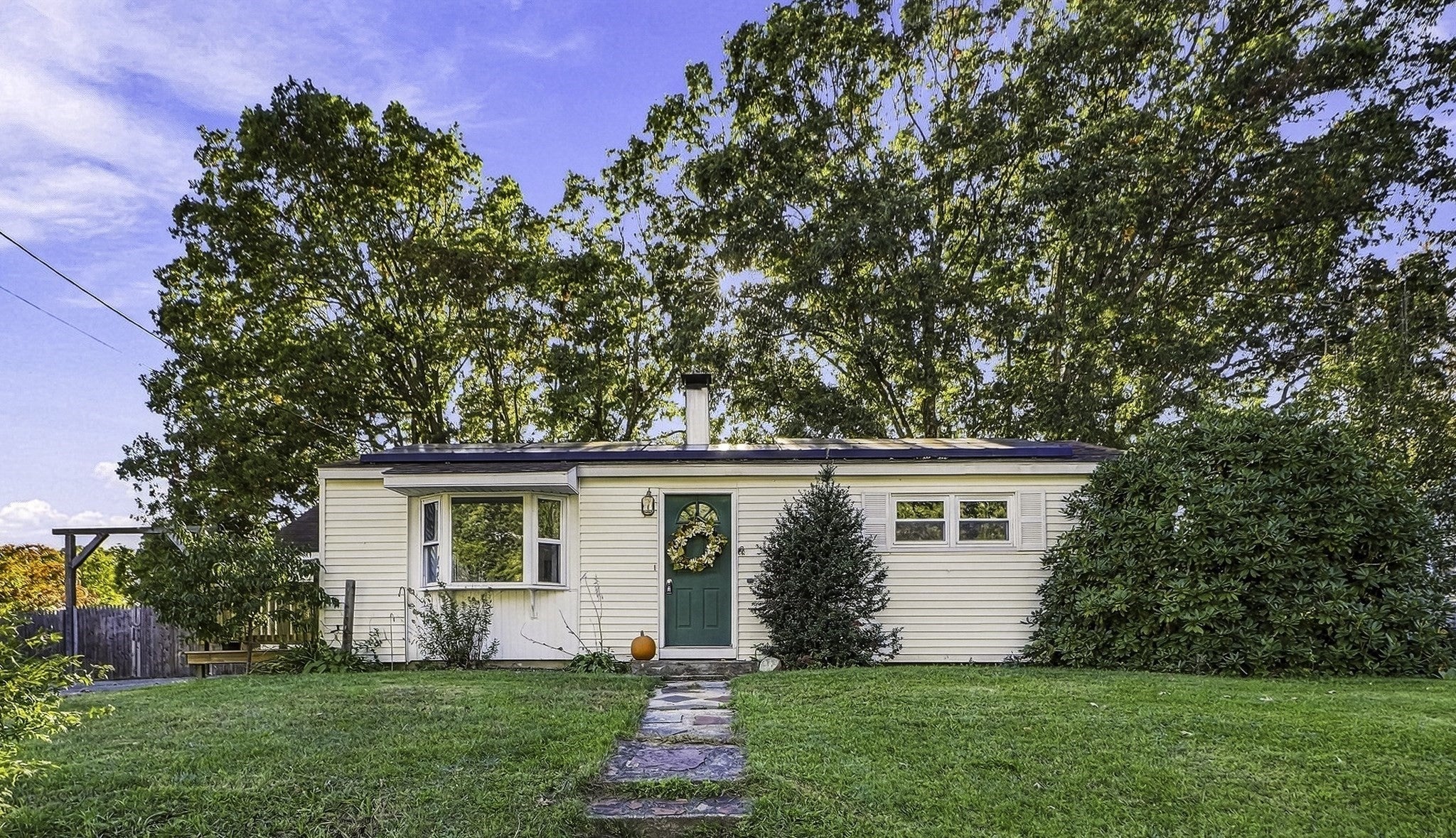 Photo of 33 Rondeau Rd, Bellingham, MA