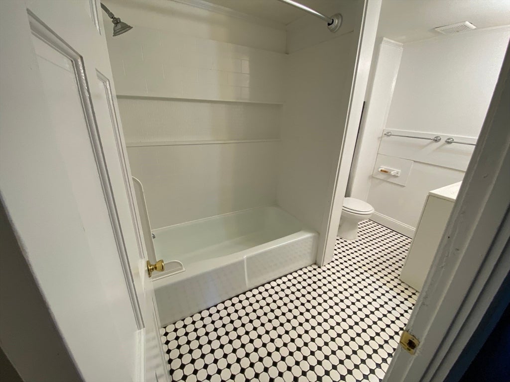 46 Whiting Street, Lynn, MA Photo #15