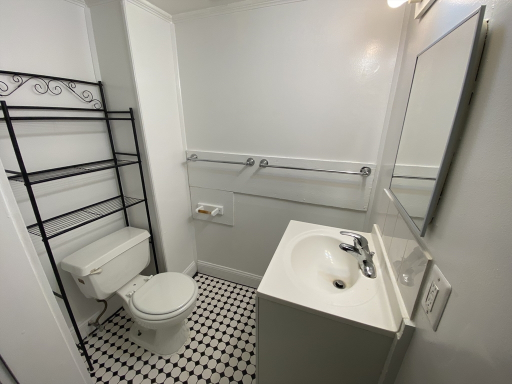 46 Whiting Street, Lynn, MA Photo #16