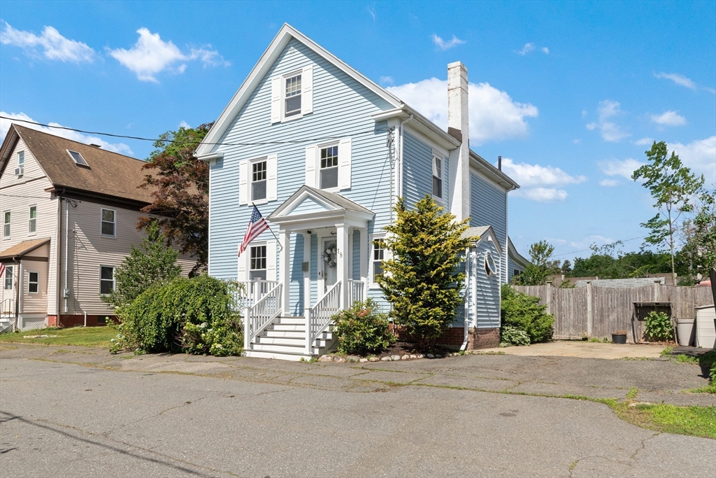 18 Hardy St