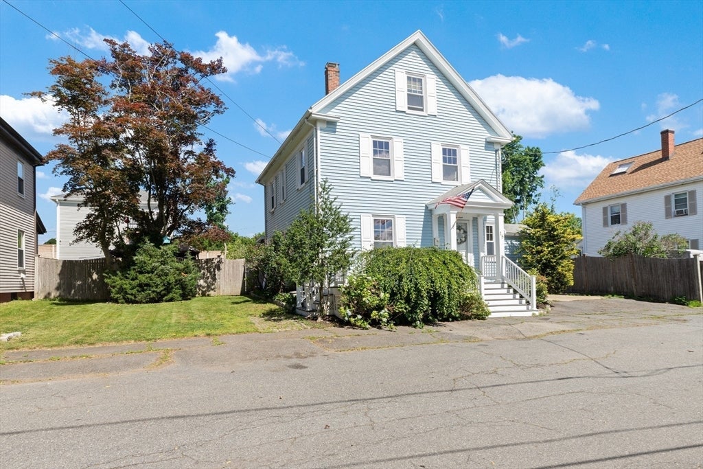 18 Hardy St