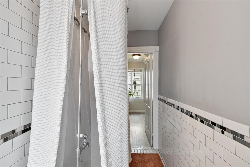 1 Union Street, Amesbury, MA, 1 Union Street, Amesbury, MA Photo #26