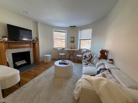 Photo of 90 Gainsborough St #201e, Boston, MA 02115 (MLS # 73510510)