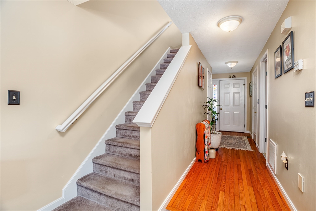 101 Bridle Cross Rd 101