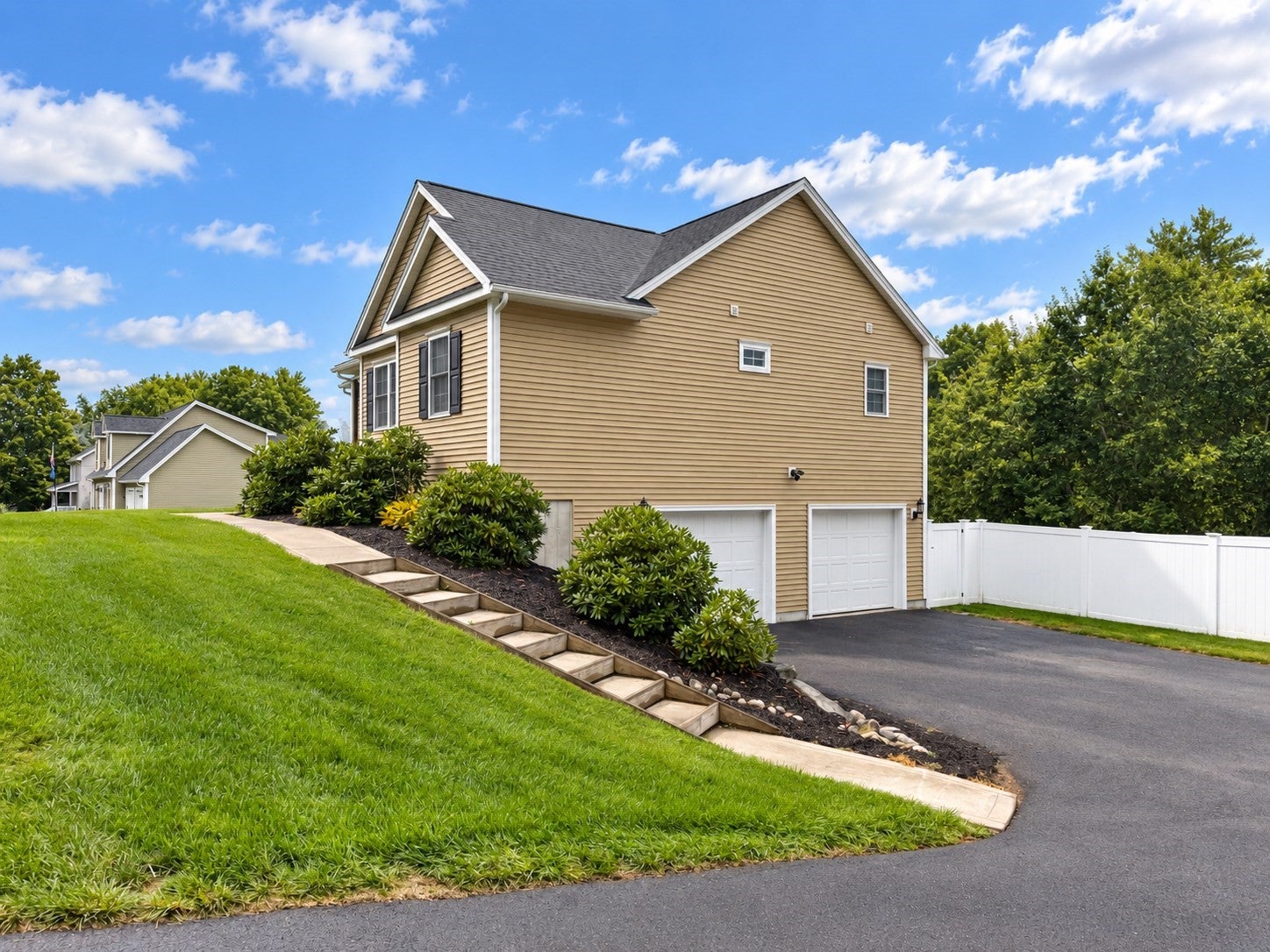 152 Sargent St, Belchertown, MA Photo #4
