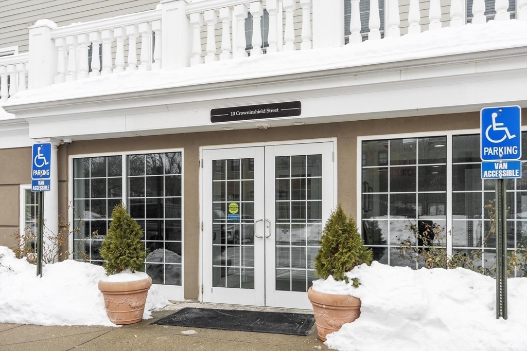 10 Crowninshield St 303