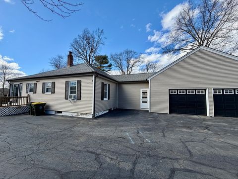 5 Bernier Ln Bellingham MA 02019