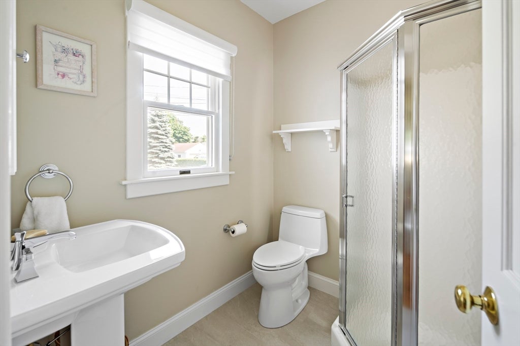667 Salem St, Lynnfield, MA, 667 Salem St, Lynnfield, MA Photo #23