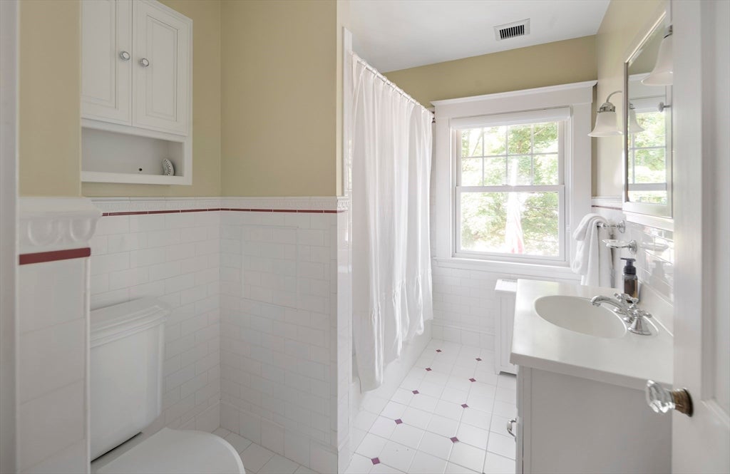 667 Salem St, Lynnfield, MA, 667 Salem St, Lynnfield, MA Photo #28