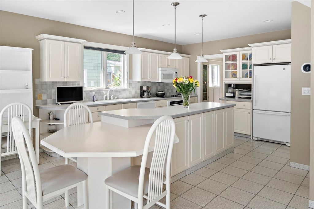 667 Salem St, Lynnfield, MA, 667 Salem St, Lynnfield, MA Photo #9