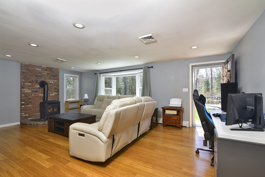 231 Mattapoisett Rd