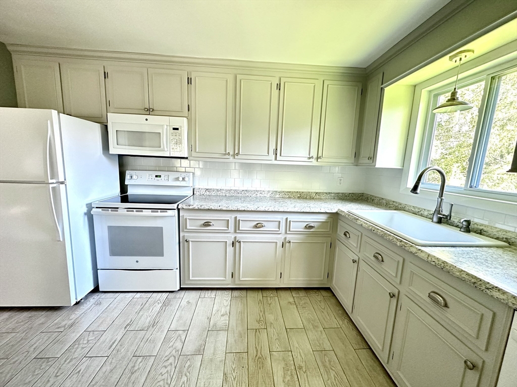11 Sunview Terrace #1, Dartmouth, MA Photo #4