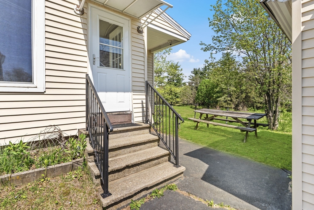17 Moosebrook Rd