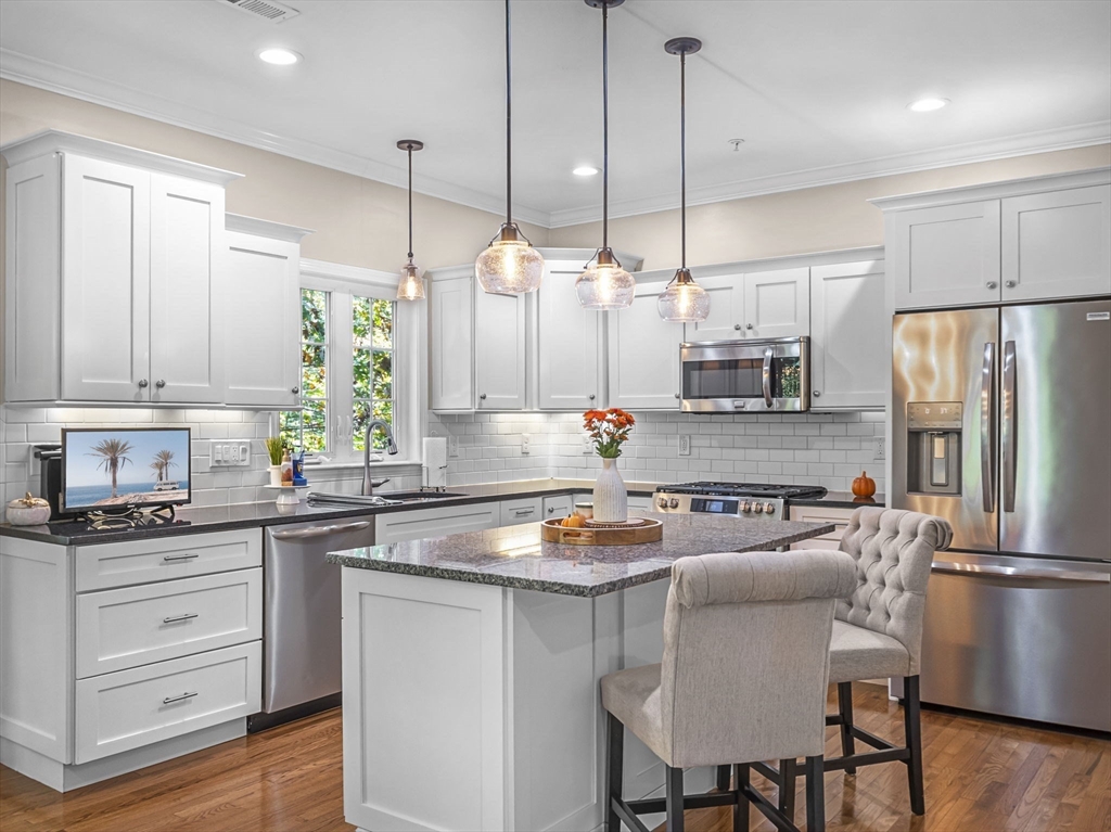 80 Compass Point 80