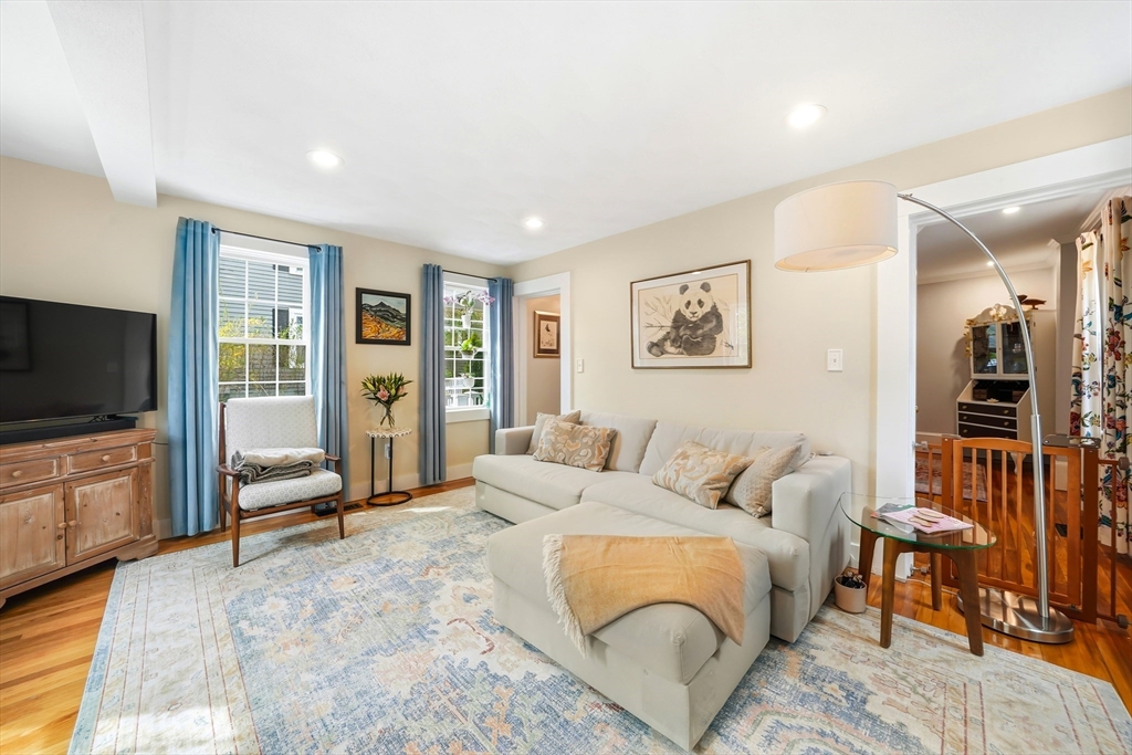 11 Beacon St, Woburn, MA Photo #6