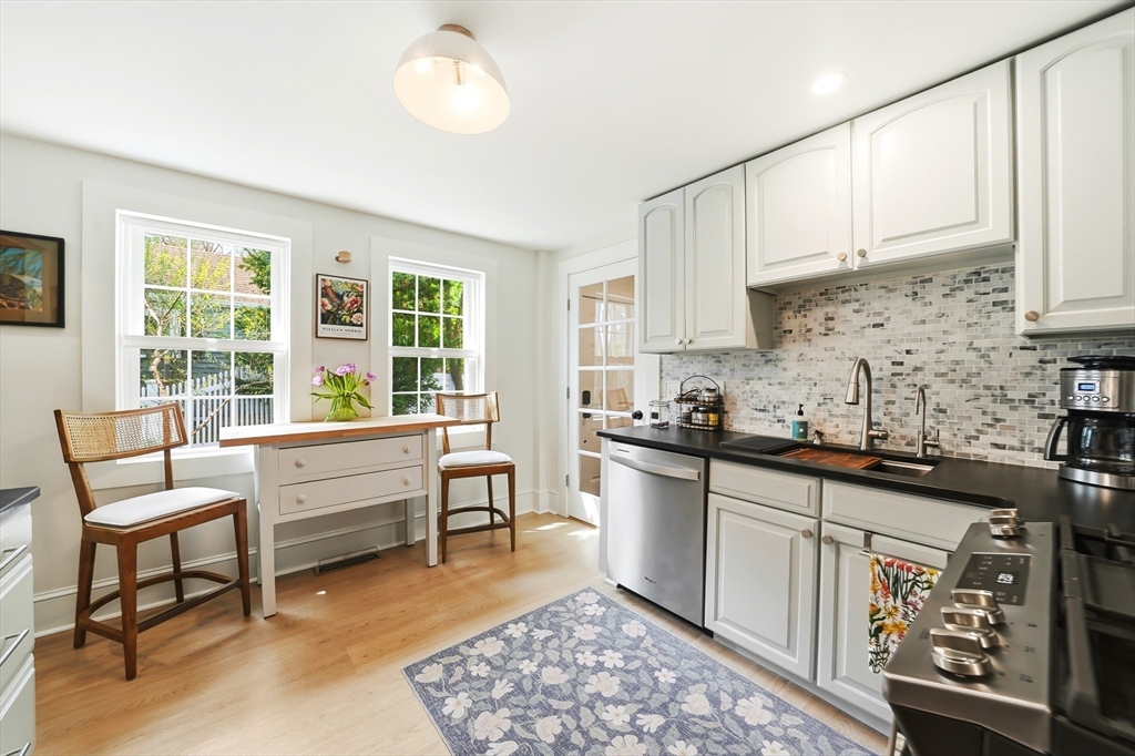 11 Beacon St, Woburn, MA Photo #15