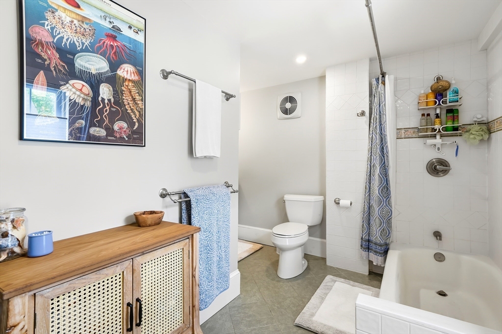 11 Beacon St, Woburn, MA Photo #23