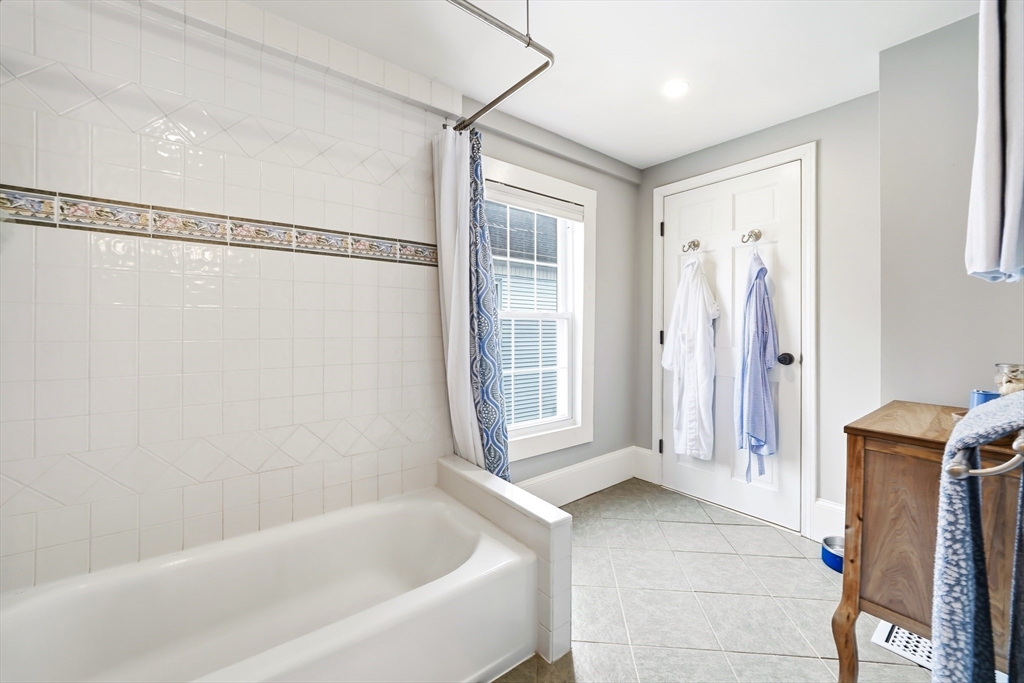 11 Beacon St, Woburn, MA Photo #22