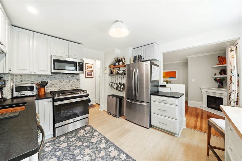 11 Beacon St, Woburn, MA Photo #13