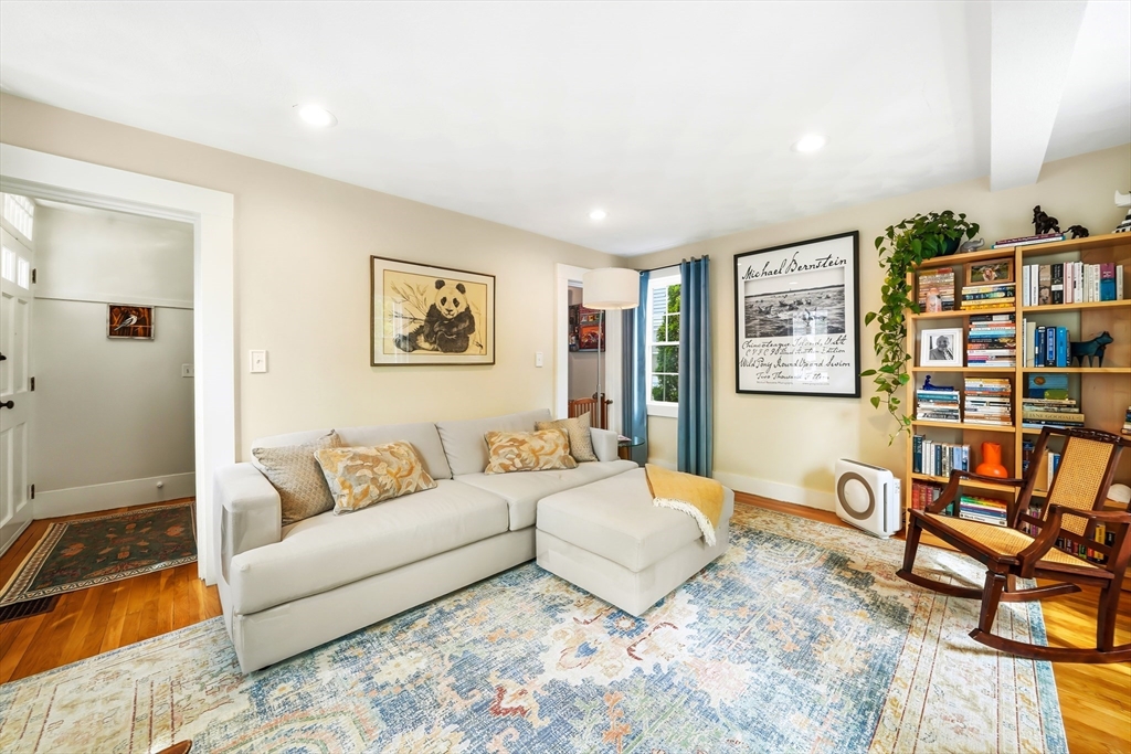 11 Beacon St, Woburn, MA Photo #8