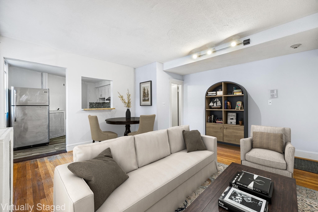 100 Lanark Rd 8