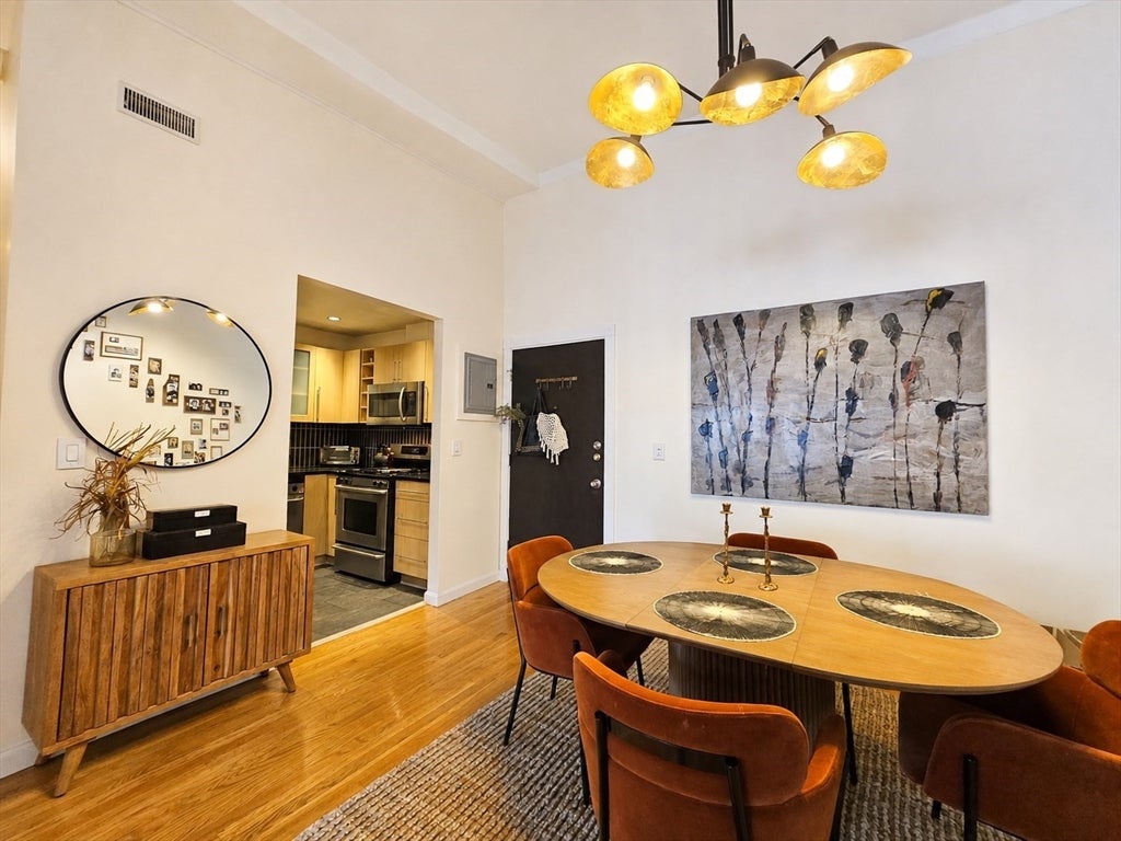 55 Broadlawn Park 16B