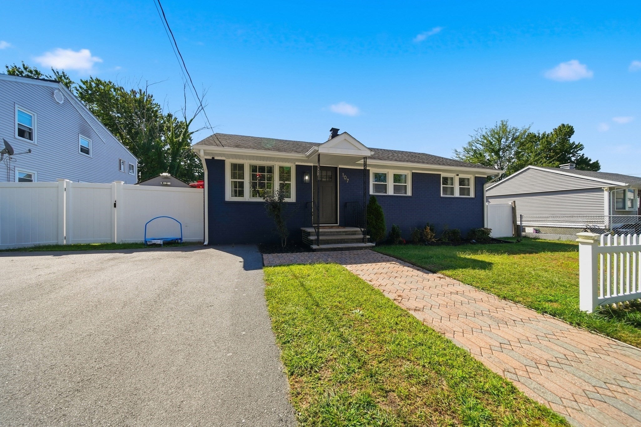 107 New York St, Lowell, MA Photo #6