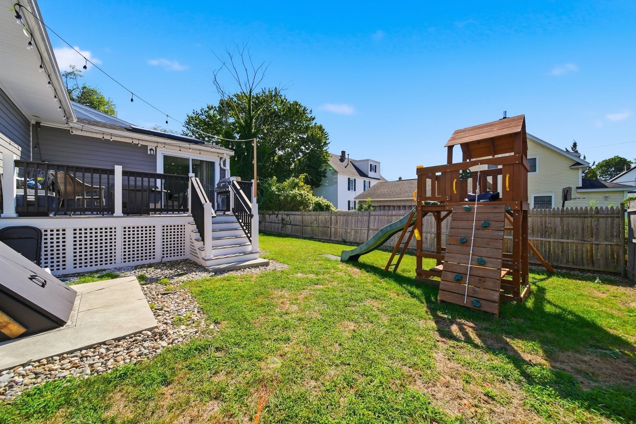107 New York St, Lowell, MA Photo #37