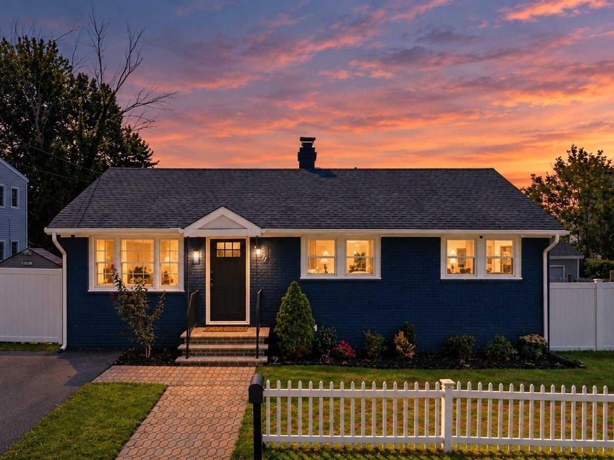 Photo of 107 New York St, Lowell, MA