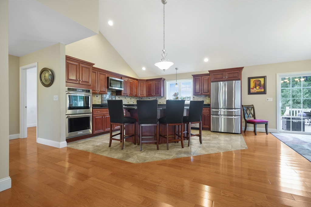 3075 Club House Drive
