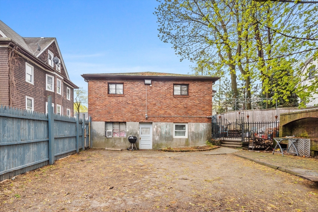 31 Chaske Ave