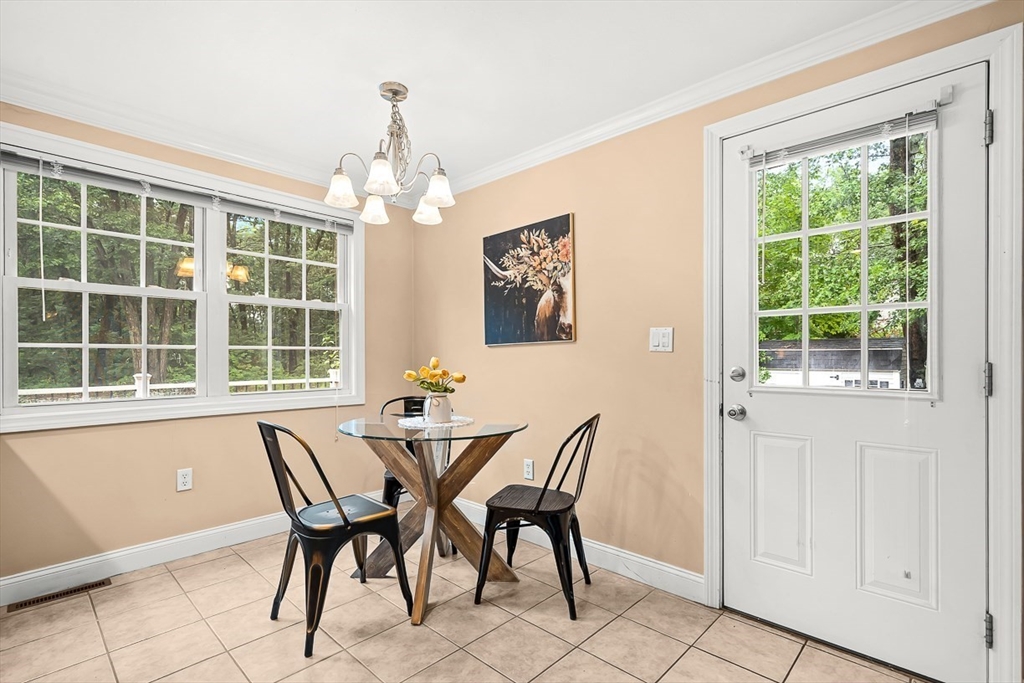 36 Willowdale Rd B